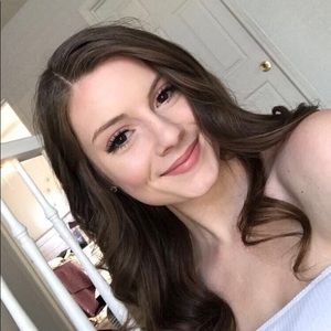 Meet your Posher, Alaina